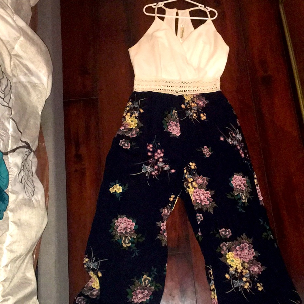 Angela fashion brand sizes M jump suit